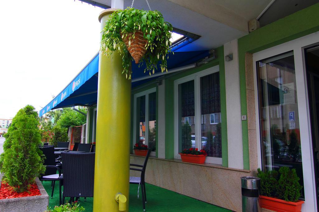Penzion Blesk Ruzomberok Exterior foto